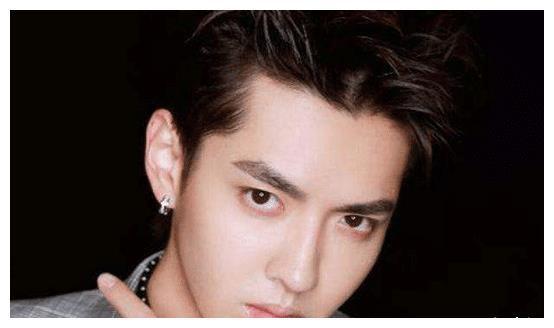 哪些明星国外避难,揭秘国外避难的国际明星传奇